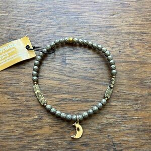 NWT stretchy beaded bracelet